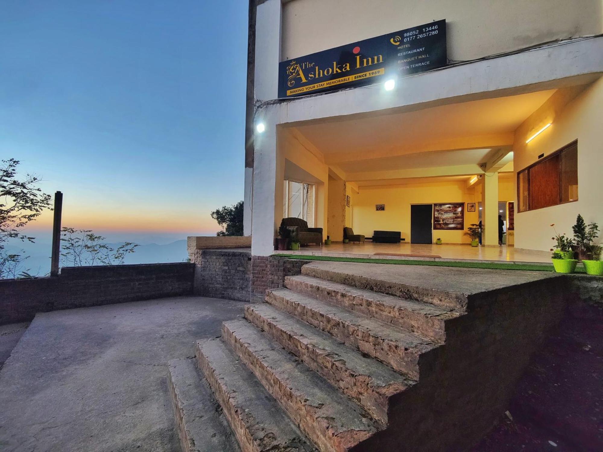The Ashoka Inn 300Mts Walkable From Mall Road Шимла Екстериор снимка
